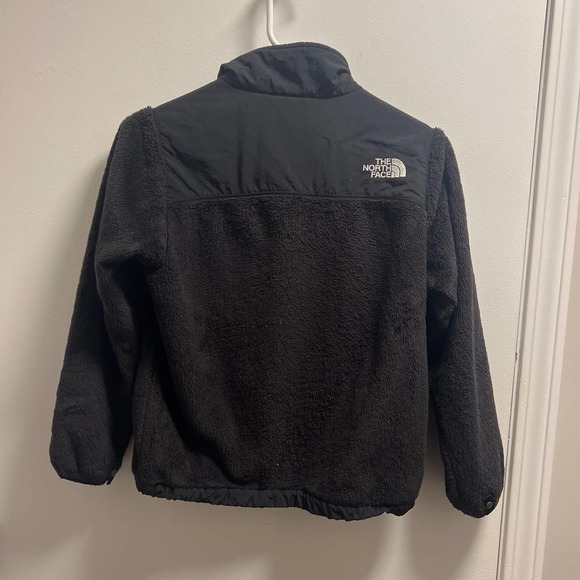 * Girls Black Fleece North Face Jacket - Picture 4 of 4